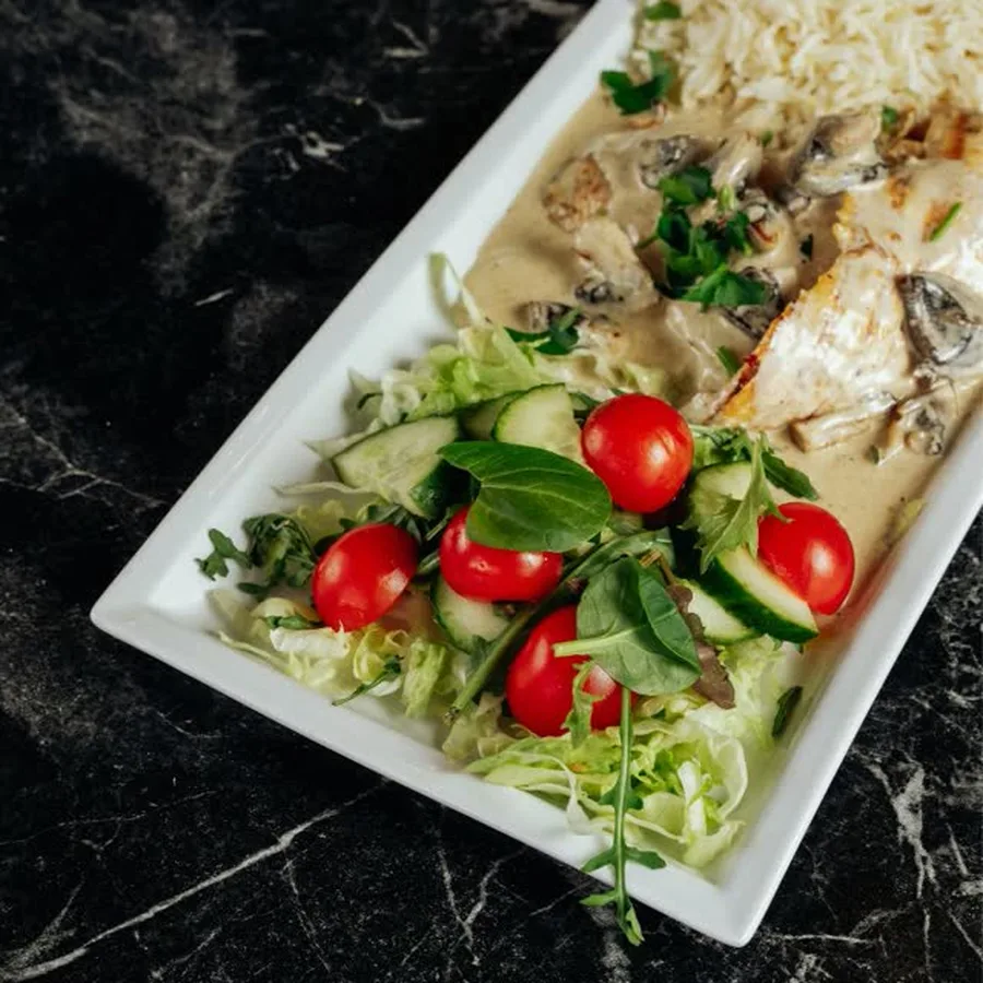 HÜHNERFILET mit Champignonsauße