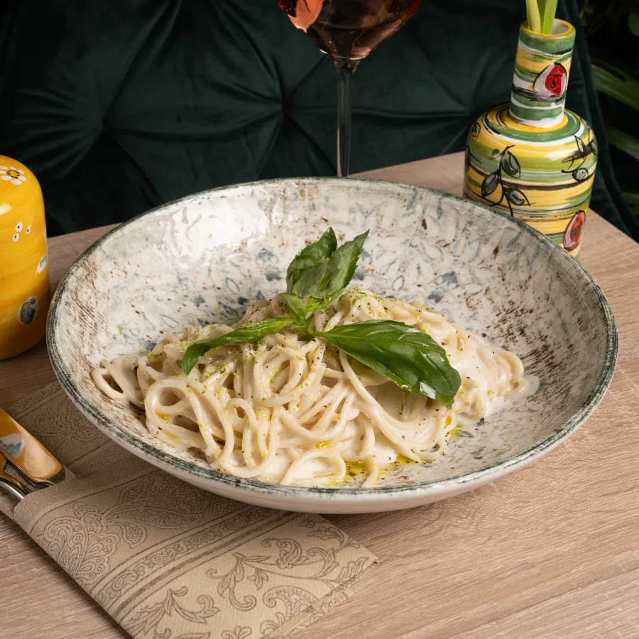 Cacio e pepe con zeste di limone